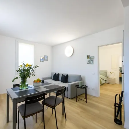 Sweet Apartment *